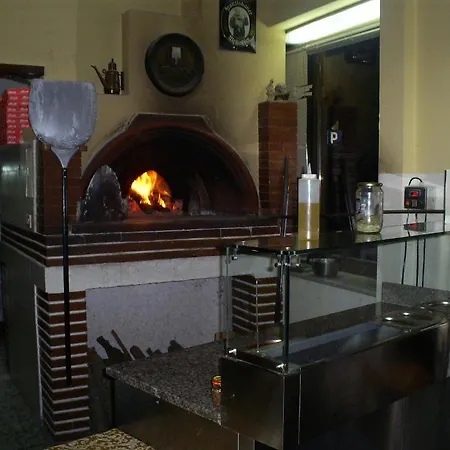 La Rupe Hotel *